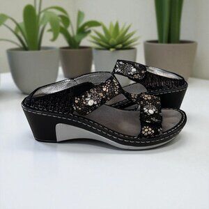 ALEGRIA Black Silver Wedge Sandals Slides Size 38/8